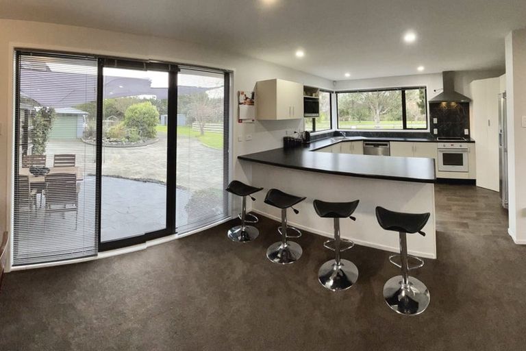 Photo of property in 729 Makerua Road, Tokomaru, Palmerston North, 4474