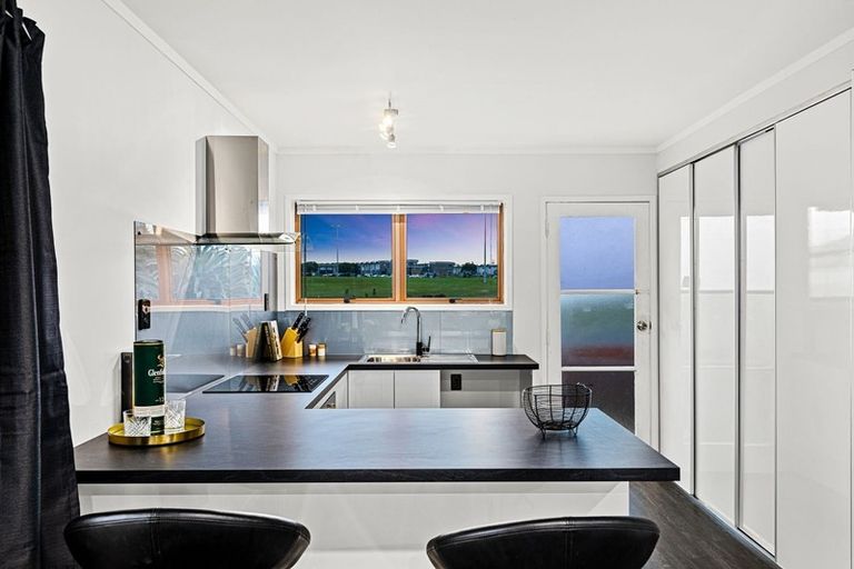 Photo of property in 5/38 Kirrie Avenue, Te Atatu South, Auckland, 0610