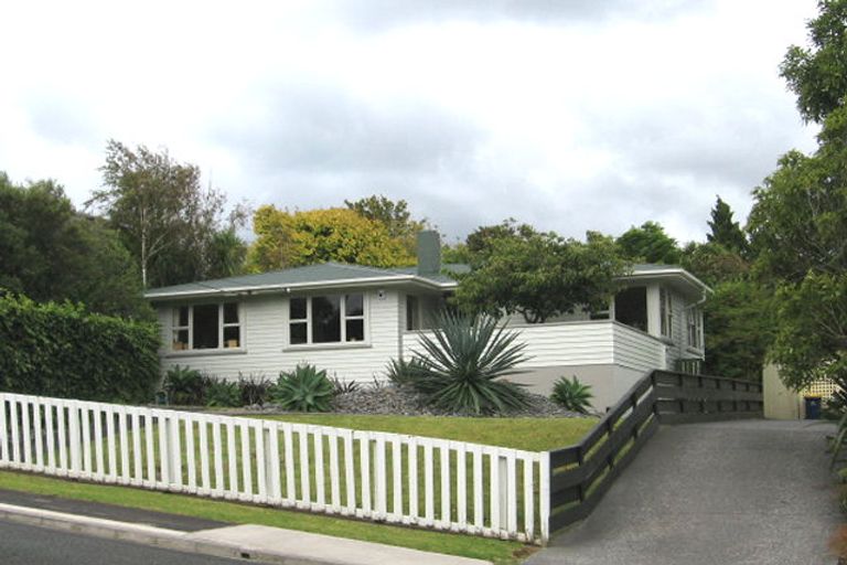 Photo of property in 3 Webb Place, Forrest Hill, Auckland, 0620