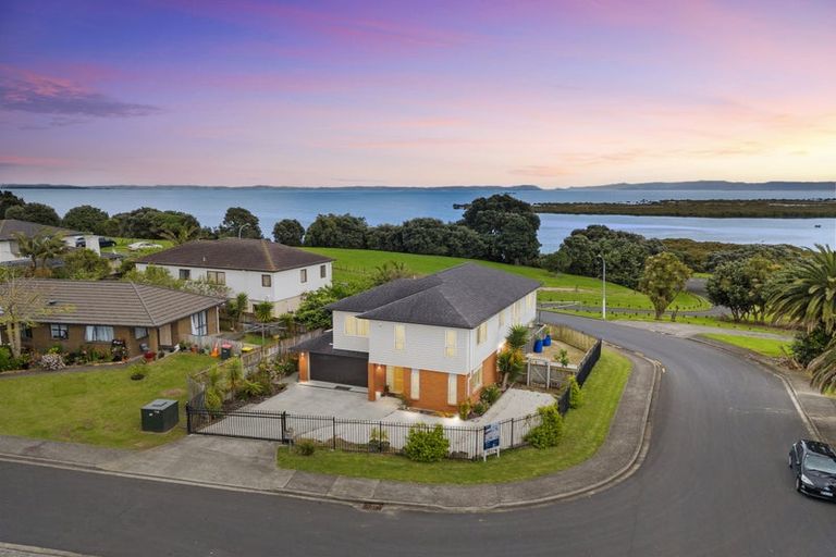 Photo of property in 57 Pitt Avenue, Clendon Park, Auckland, 2103