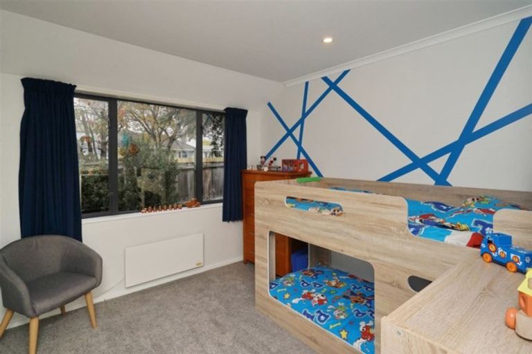 Photo of property in 16a Highwood Lane, Burnside, Christchurch, 8053