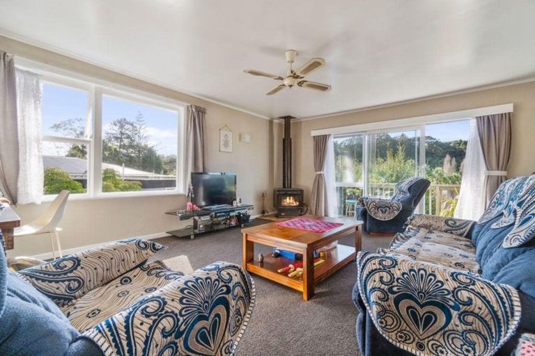 Photo of property in 2 Lowtherhurst Road, Massey, Auckland, 0614