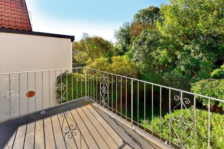 Photo of property in 2/266 Riccarton Road, Upper Riccarton, Christchurch, 8041