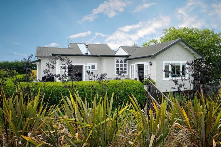 Photo of property in 15 Old Ferry Road, Clive, 4102