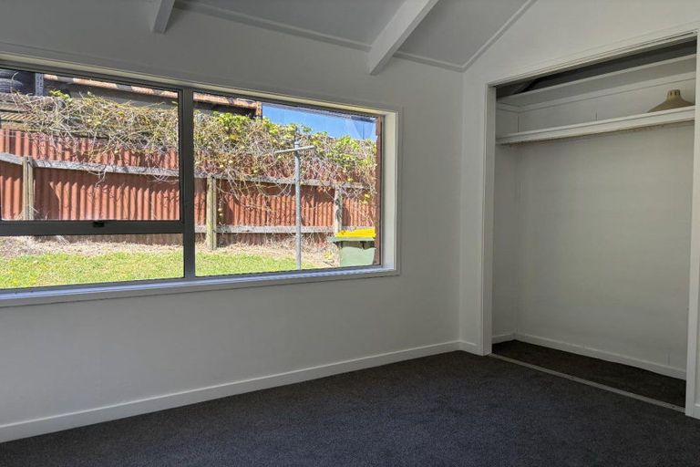 Photo of property in 45 Seaview Road, Marfell, New Plymouth, 4310