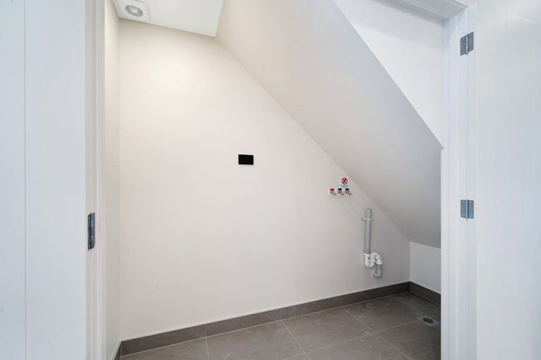 Photo of property in 9/52 Newington Road, Henderson, Auckland, 0612