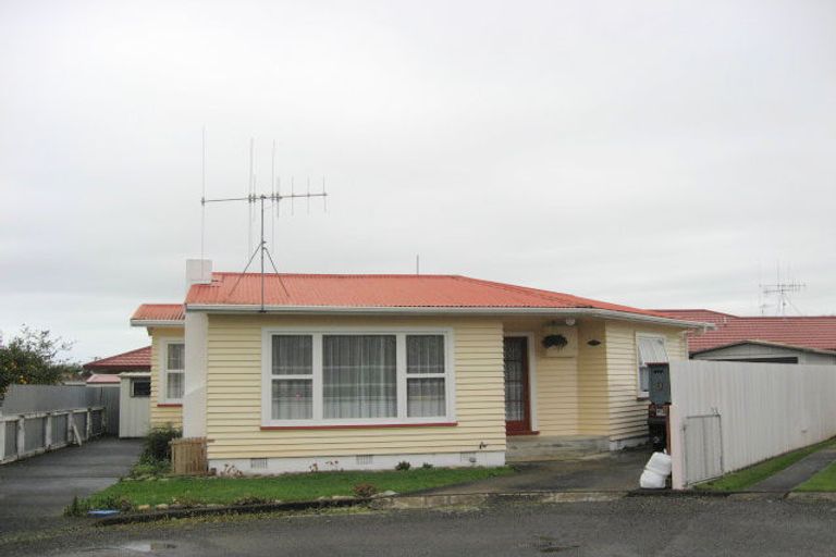 Photo of property in 3 Huia Place, Levin, 5510