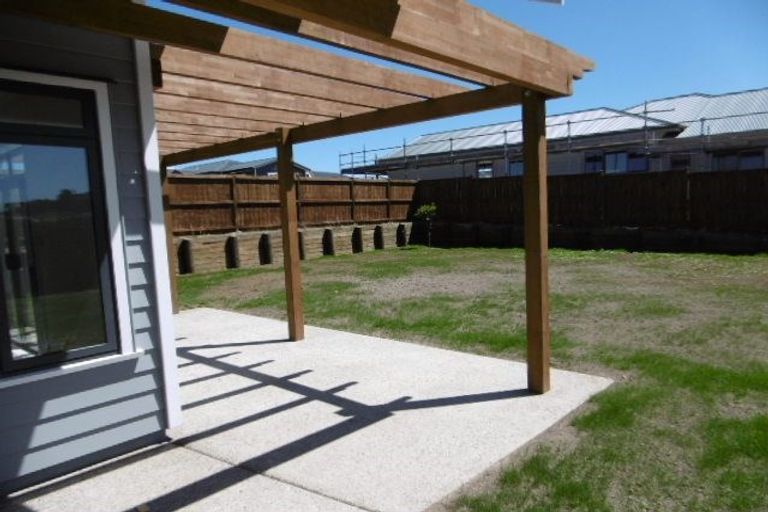 Photo of property in 6 Malbec Place, Huapai, Kumeu, 0810