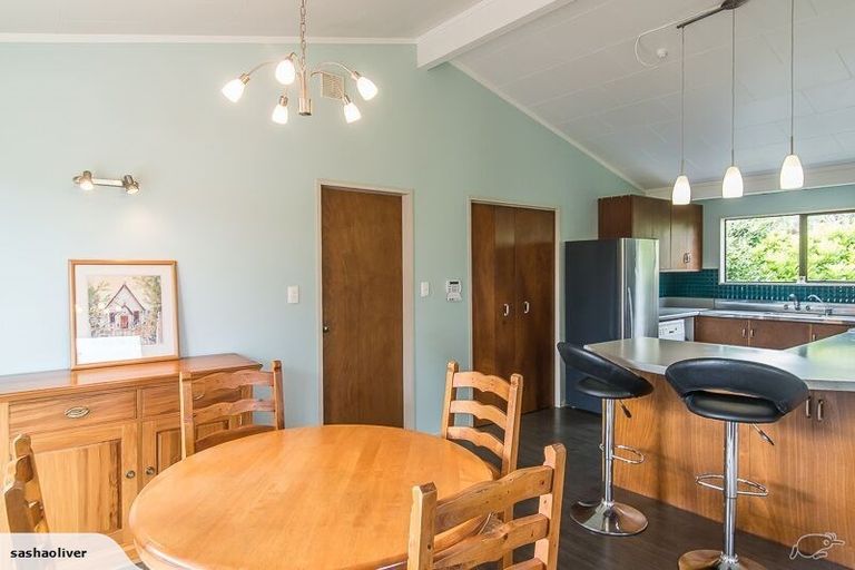 Photo of property in 31 Eruini Street, Waikanae Beach, Waikanae, 5036
