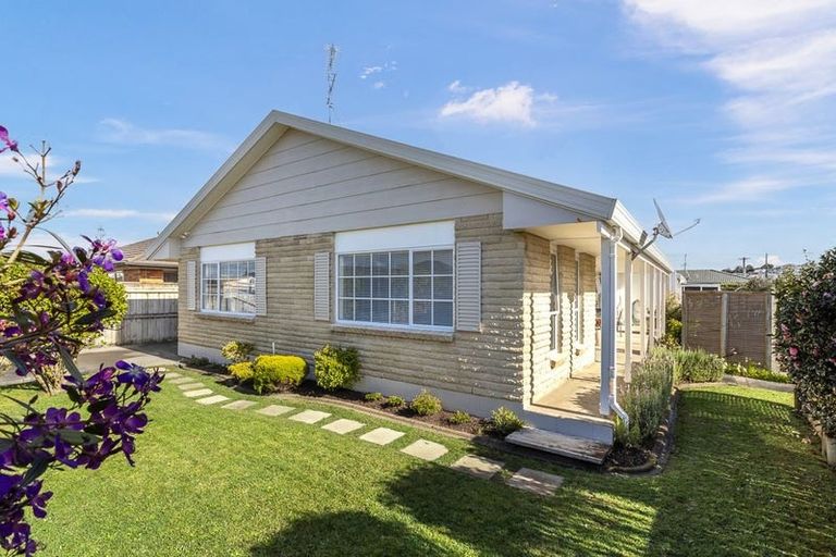 Photo of property in 32a Edward Avenue, Orewa, 0931