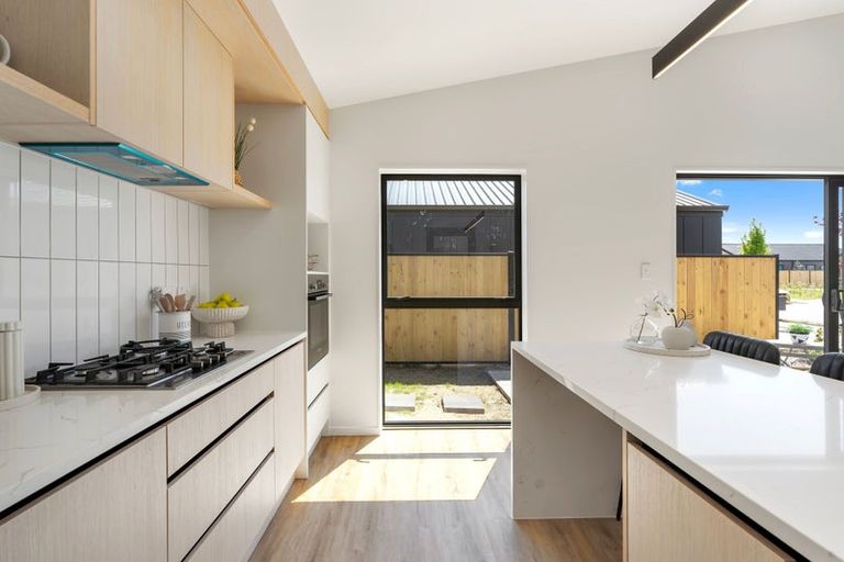 Photo of property in 16 Wooing Tree Avenue, Cromwell, 9310