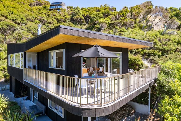 Photo of property in 17 Surf Road, Mangawhai Heads, Mangawhai, 0505