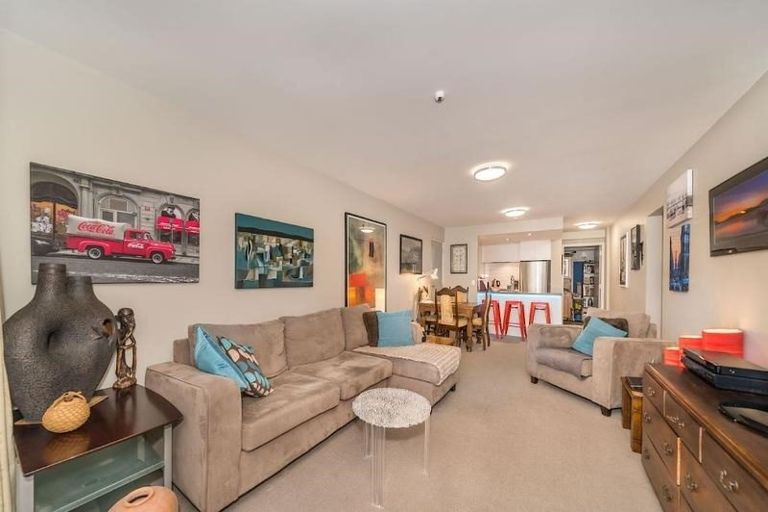Photo of property in The Capital, 13/370 Oriental Parade, Oriental Bay, Wellington, 6011