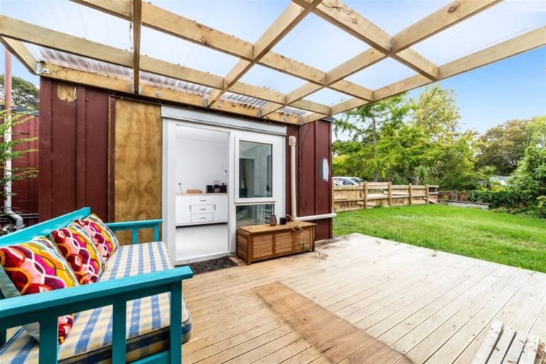 Photo of property in 1/52b Pleasant Road, Glen Eden, Auckland, 0602