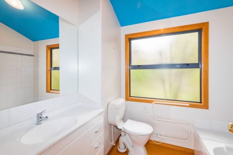 Photo of property in 37 Cornwall Road, Lyttelton, 8082