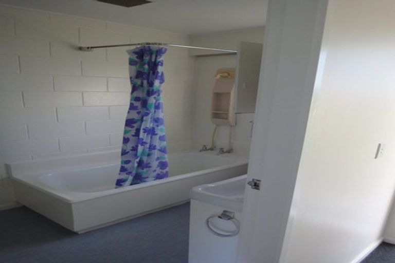 Photo of property in 31 Robertson Street, Island Bay, Wellington, 6023