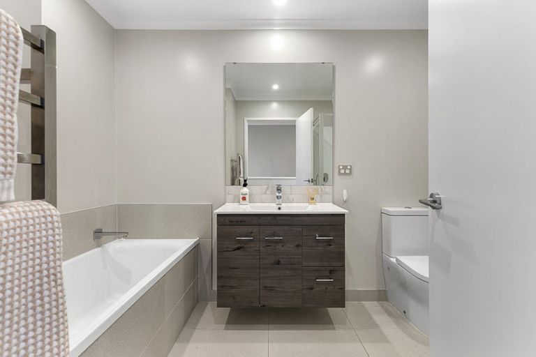 Photo of property in 18 Tuatua Road, Hobsonville, Auckland, 0616