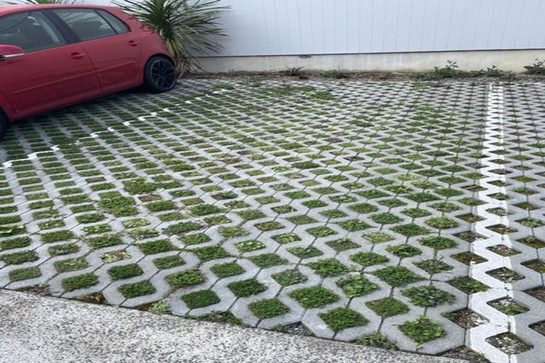 Photo of property in 11/3 Matuhi Rise, Henderson, Auckland, 0612