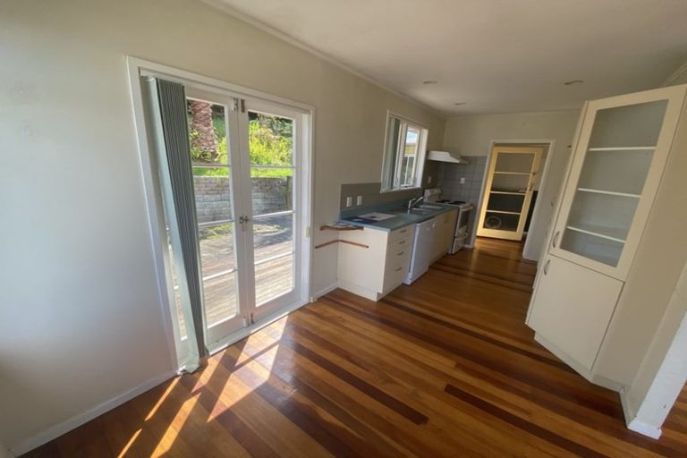 Photo of property in 8 Sequoia Place, Sunnynook, Auckland, 0620