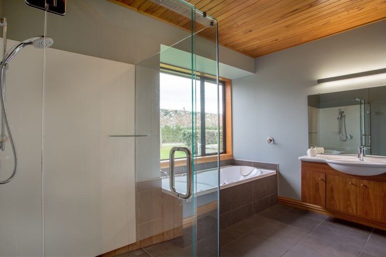 Photo of property in 1059d Winton Lorneville Highway, Lochiel, Winton, 9781