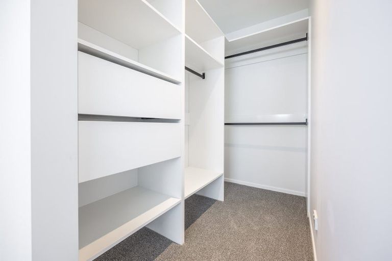 Photo of property in 3/94 Target Road, Totara Vale, Auckland, 0629