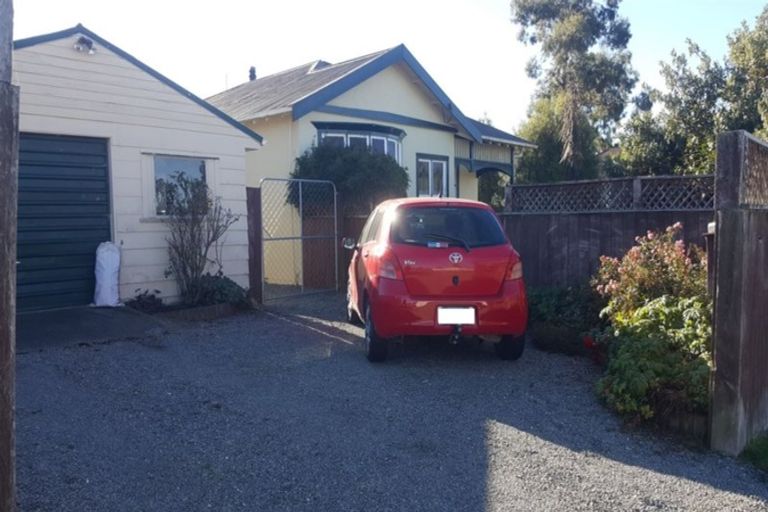 Photo of property in 90 Rhodes Street, Waimate, 7924