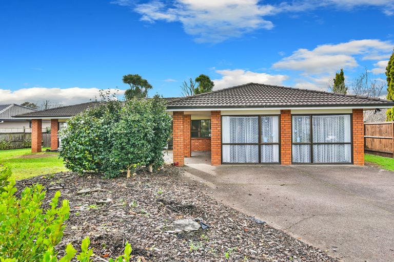 Photo of property in 8 Carlinka Place, Conifer Grove, Takanini, 2112