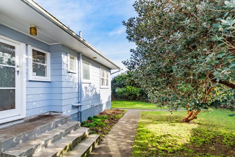 Photo of property in 14 Ronald Place, Manurewa, Auckland, 2102