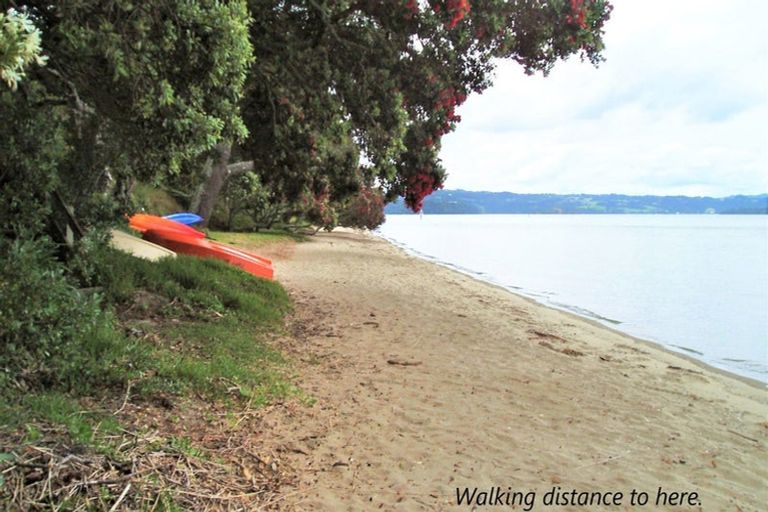 Photo of property in 41 Kaurinui Crescent, One Tree Point, 0118