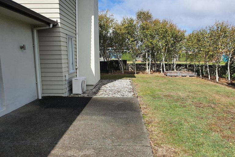 Photo of property in 8 Baverstock Road, Flat Bush, Auckland, 2016