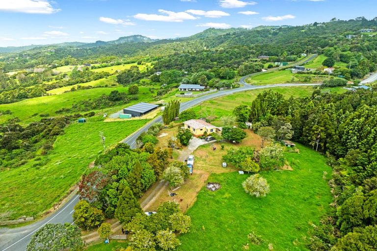 Photo of property in 142 Massey Road, Waipu, 0582