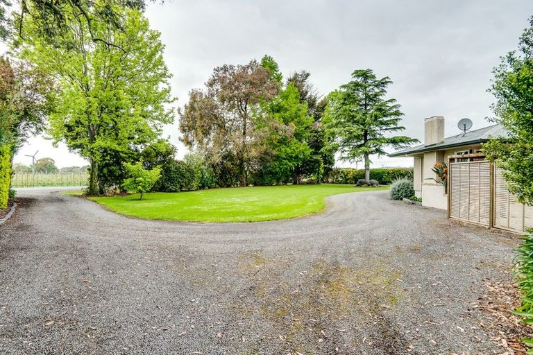 Photo of property in 16 Saint Georges Road, Karamu, Hastings, 4172