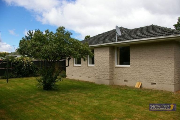 Photo of property in 2/14 Ashfield Place, Ilam, Christchurch, 8041
