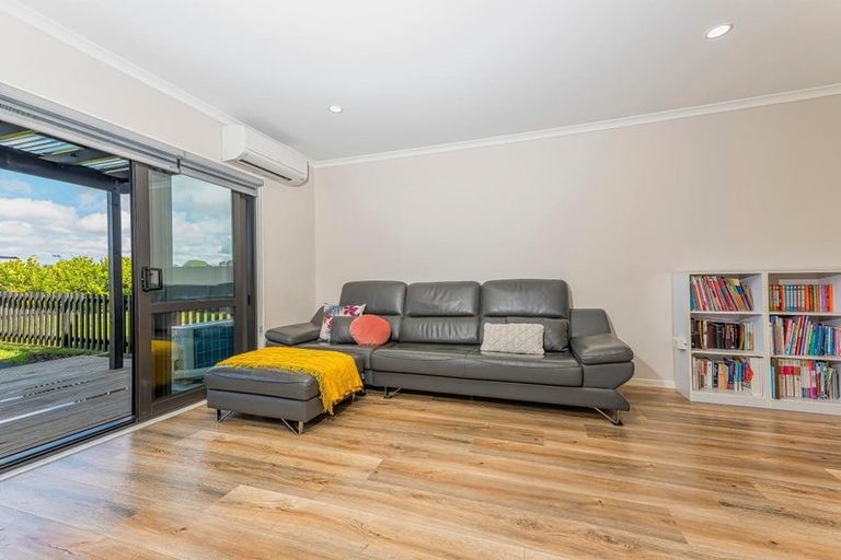 Photo of property in 4 Lumbarda Drive, Kumeu, 0810
