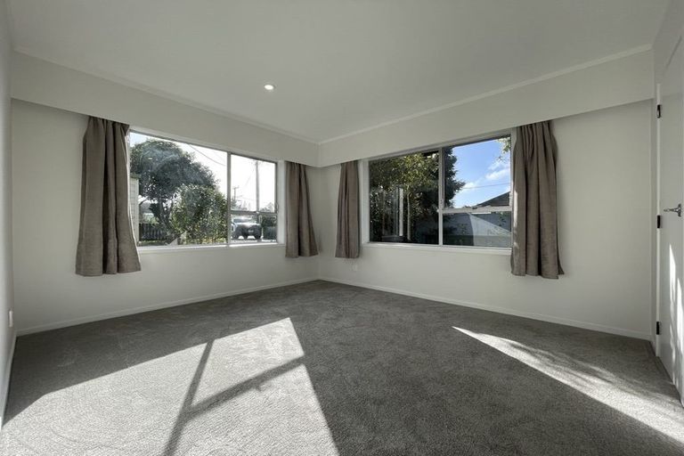 Photo of property in 14 Withers Road, Glen Eden, Auckland, 0602