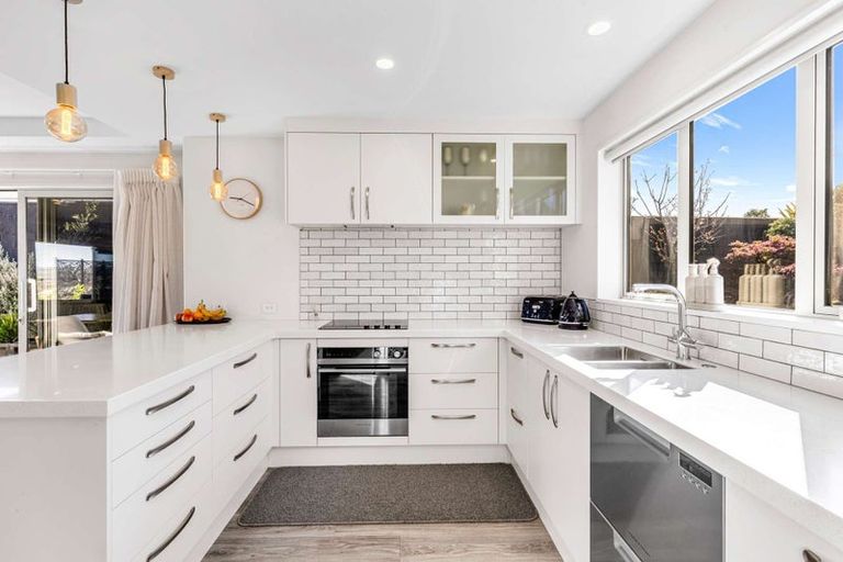 Photo of property in 32 Katania Heights, Brightwater, 7022