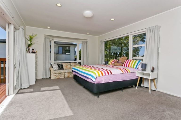 Photo of property in 33 Diana Drive, Glenfield, Auckland, 0627