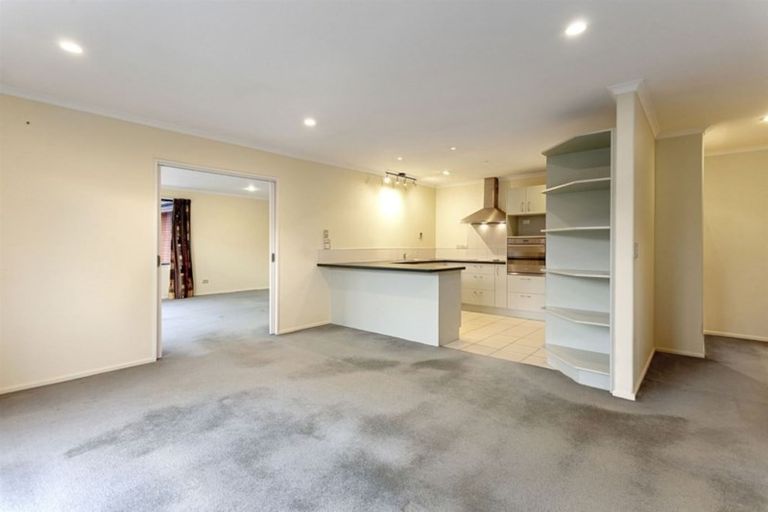 Photo of property in 6 Te Pihopa Way, Aidanfield, Christchurch, 8025