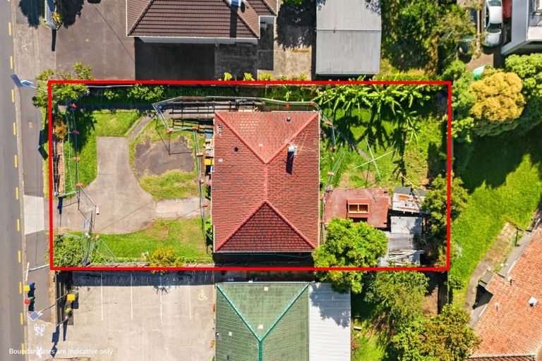 Photo of property in 81 Onewa Road, Northcote, Auckland, 0627