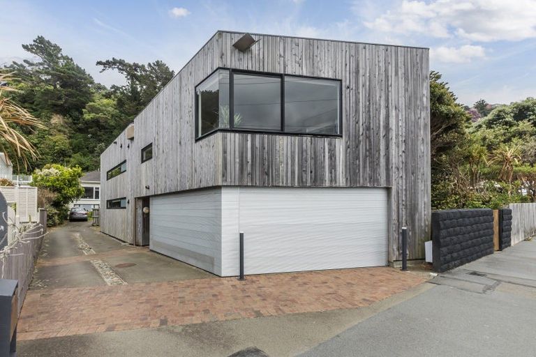 Photo of property in 87 Marine Parade, Seatoun, Wellington, 6022
