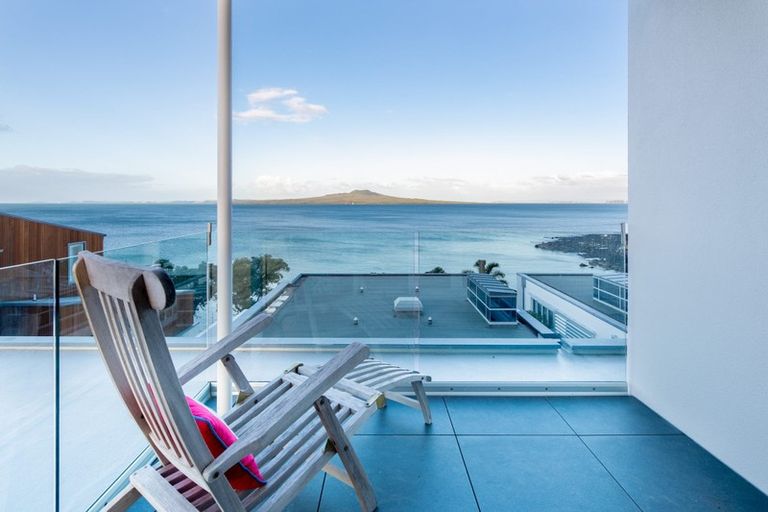 Photo of property in 3/245 Hurstmere Road, Takapuna, Auckland, 0622