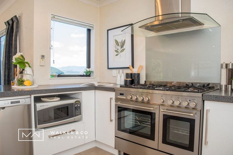 Photo of property in 14 Cosgrove Rise, Riverstone Terraces, Upper Hutt, 5018