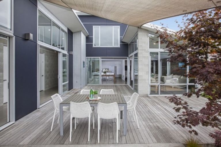 Photo of property in 6 Ombersley Terrace, Opawa, Christchurch, 8023