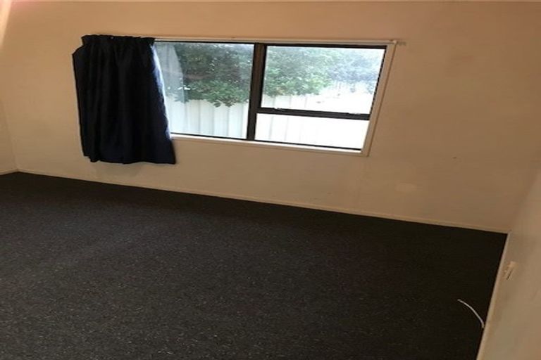 Photo of property in 2/10 Burundi Avenue, Clendon Park, Auckland, 2103