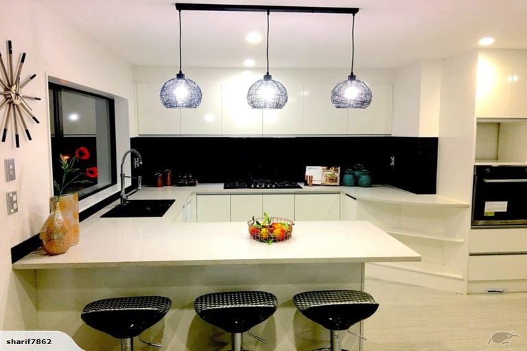 Photo of property in 14 San Casello Rise, Henderson, Auckland, 0612