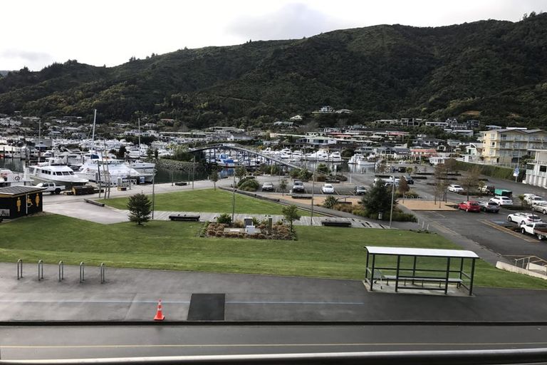 Photo of property in Oxleys Rock Apartments, 401/6 London Quay, Picton, 7220