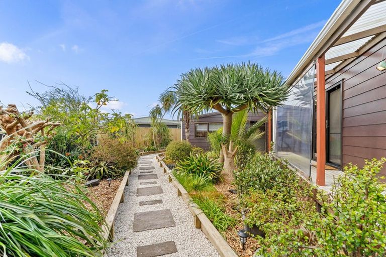 Photo of property in 13 Ferry Road, Waipu, 0510