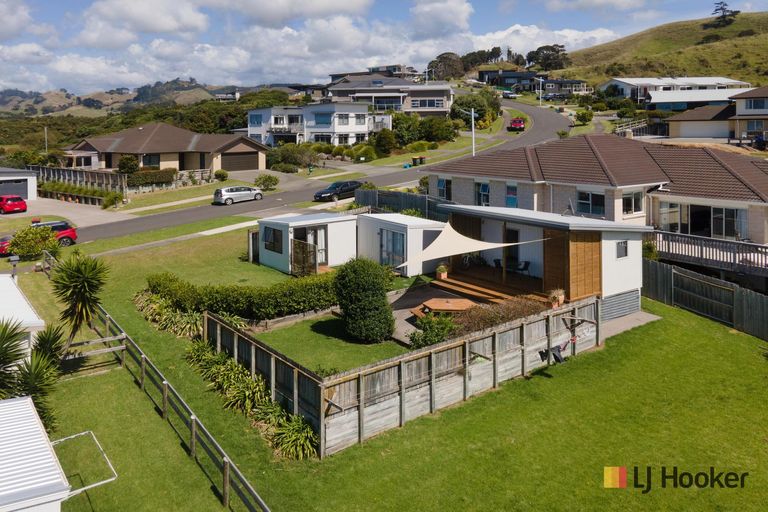Photo of property in 8 Tohora View, Waihi Beach, 3611