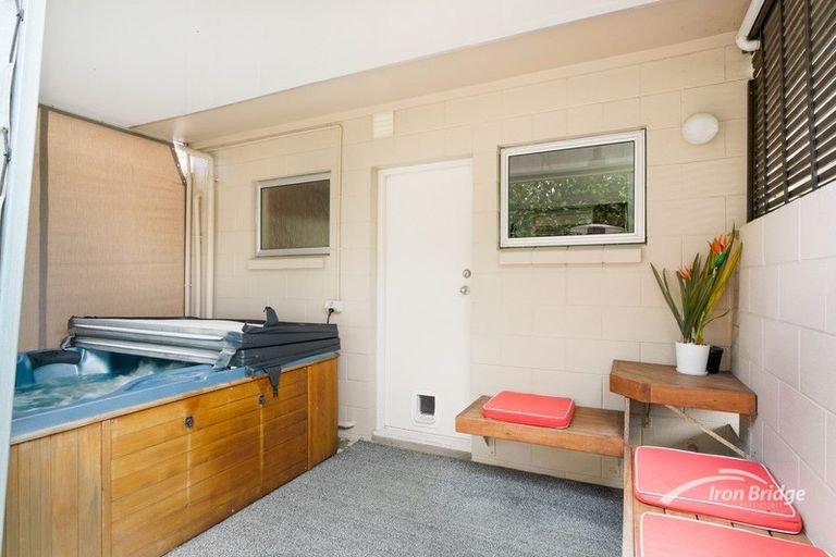 Photo of property in 3/108 East Coast Road, Forrest Hill, Auckland, 0620