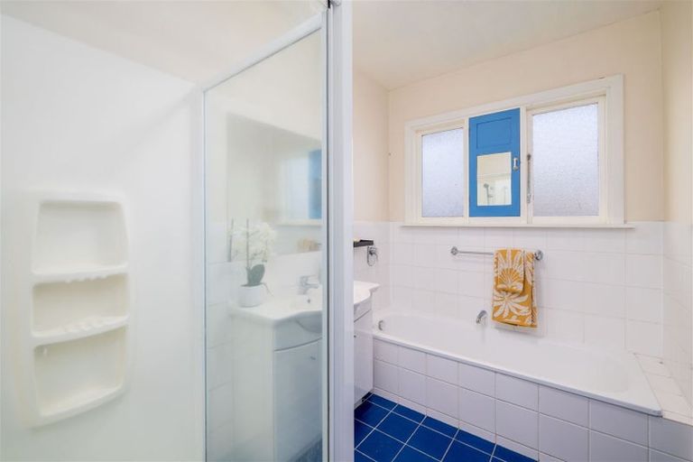 Photo of property in 218 Weston Road, St Albans, Christchurch, 8052